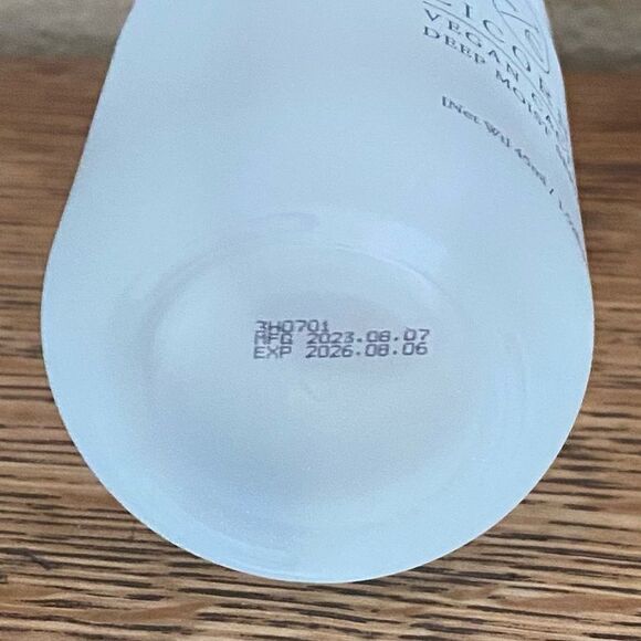 NIB New Licorne Vegan Cactus Deep Moist Serum. 1.52 oz/45 ml - Picture 14 of 14